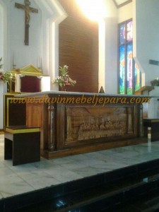 Dekorasi Meja Altar Gereja